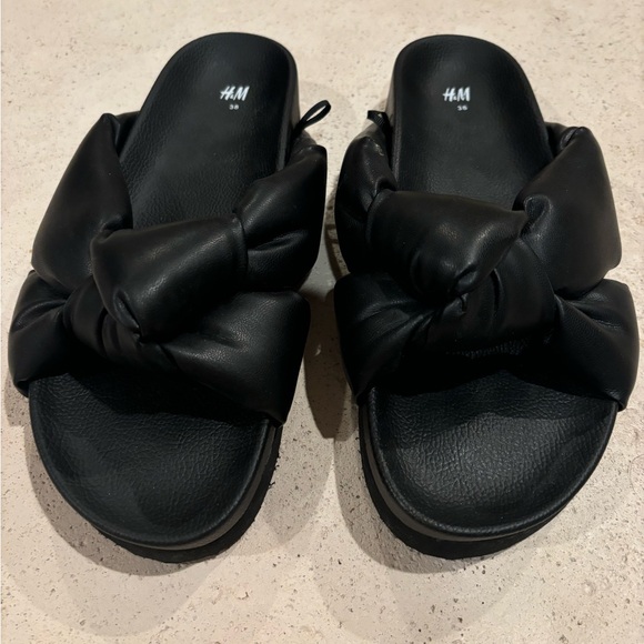 H&M Black Knot Slides Beach Walking Cool size 38 or US 7.5 - Picture 1 of 6